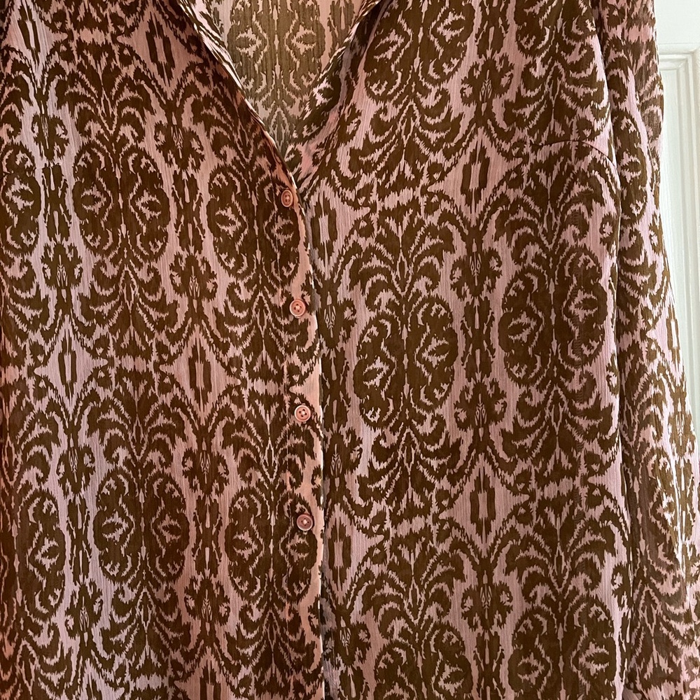 SAGE + FIG/women’s NWOT LS Elegant Patterned Blouse - Pink and Brown Size S - Picture 4 of 5